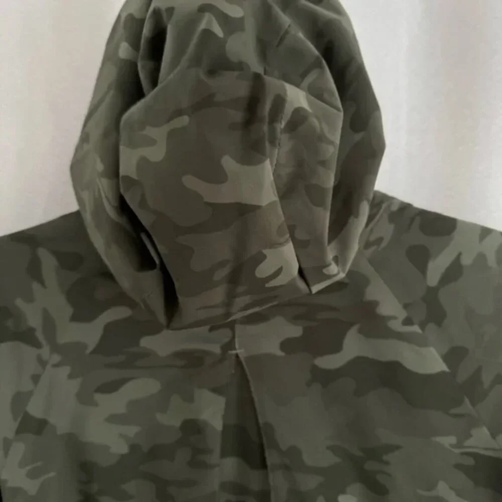 Lululemon Rise & Shine Jacket II Savasana Camo Fatigue Green - Picture 7 of 12